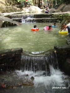 Kids swimming in the river @ Taman Rimba Teluk Bahang Penang