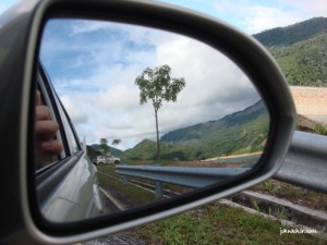 Playing with the camera. Trying a mirror shot