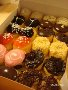 24 J.Co Mini Donuts