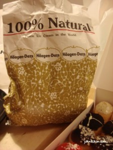Haagan Dazs Dry Ice Packing