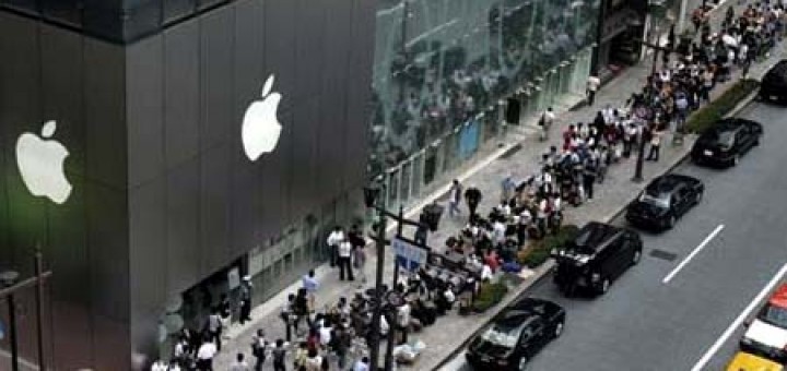 Apple Tokyo Store offers Japan earthquake victims shelter